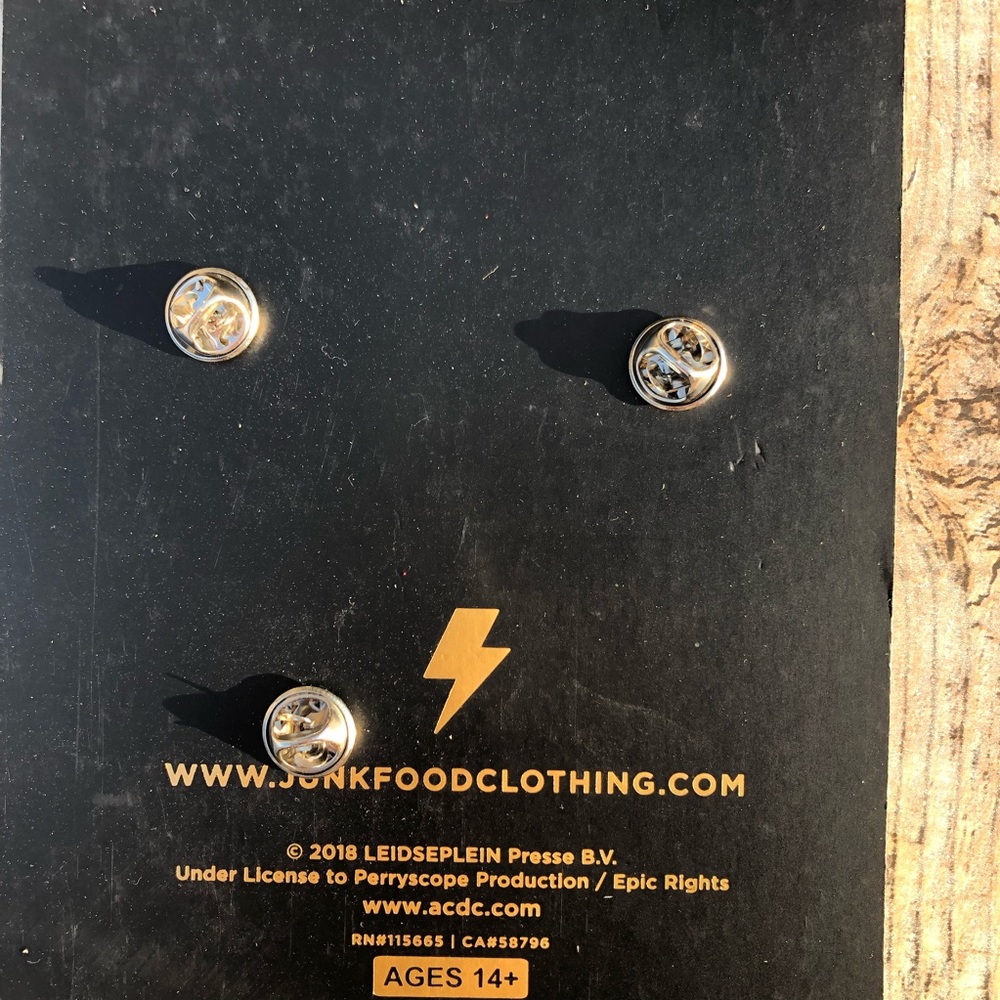 ♥️AC⚡️DC Enamel Pin Set♥️ - Picture 4 of 4
